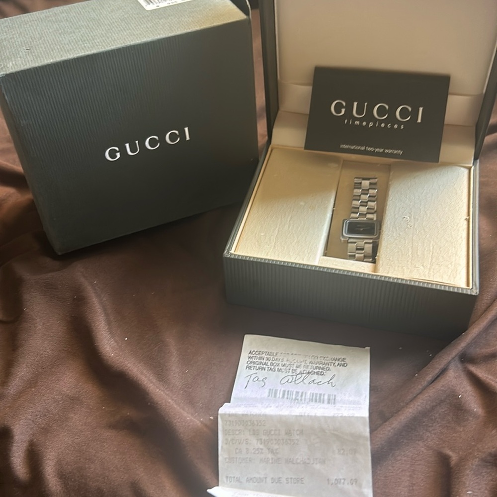 100% Authentic Gucci women’s Watch Swiss Made Stainless Steel / Water Resistant